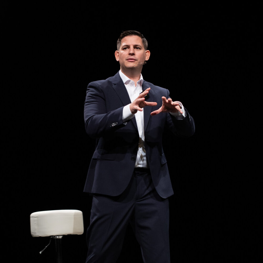 Aaron Brück - New Leadership: Klarheit statt Chaos